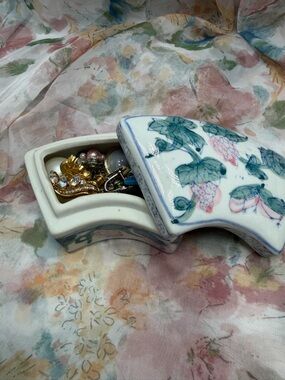 Vintage Trinket box with Clip Earrings